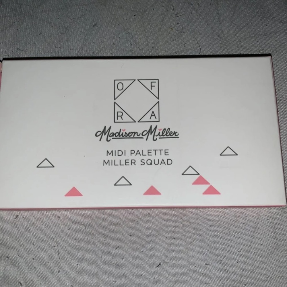 Ofra x Madison Miller cheek palette